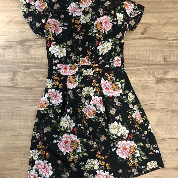 Vero Moda Dress - Picture 3 of 4